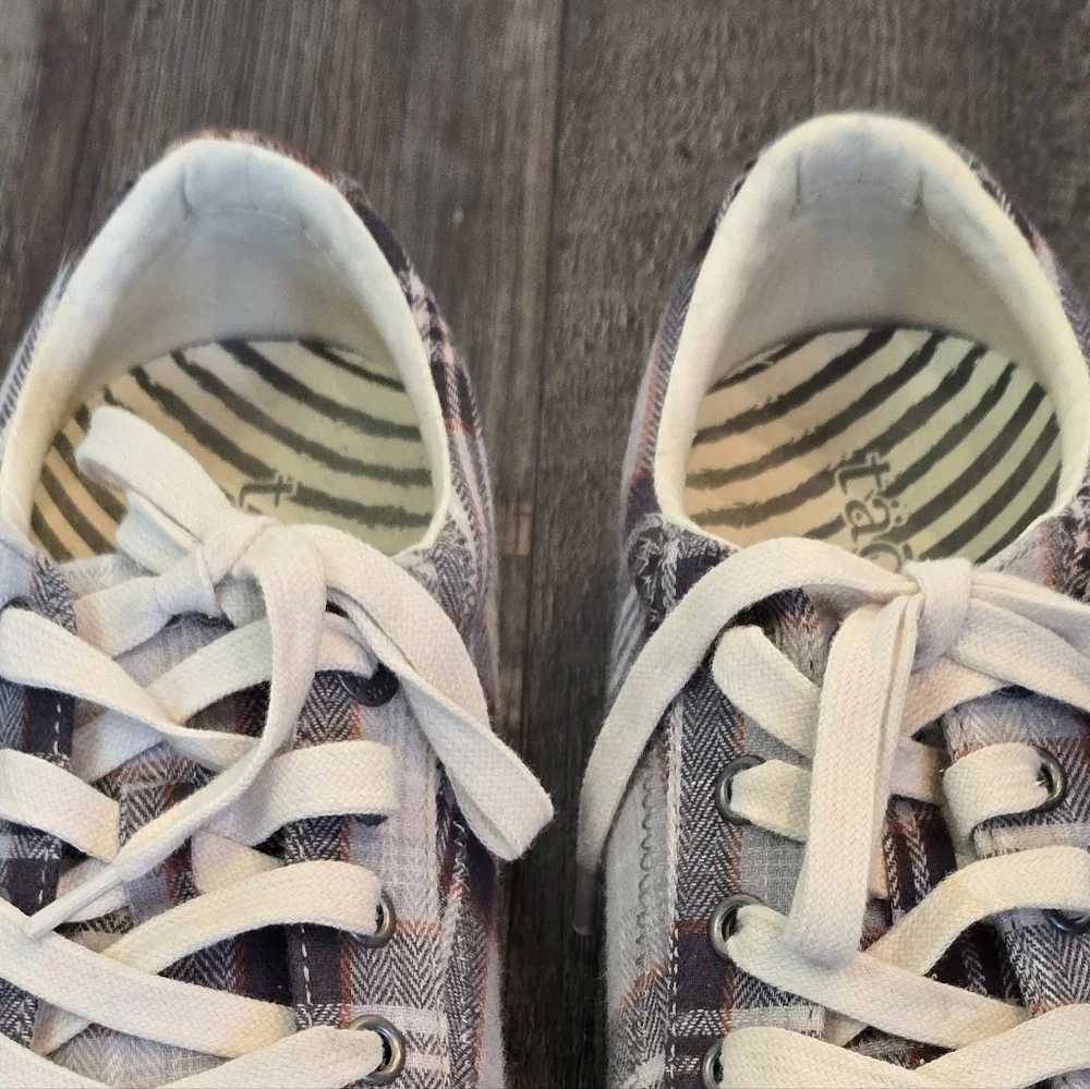 TAOS Star Gray Plaid Lace Up Casual Sneakers Canvas  Low Top Shoes Womens 10